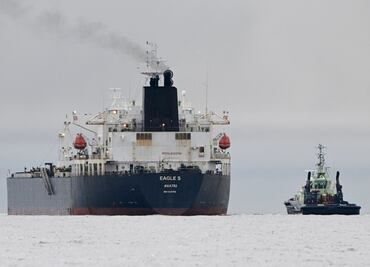 Tribunal finlandés mantiene confiscado el petrolero Eagle S sospechoso de dañar cables; empresas buscan reparación de daños