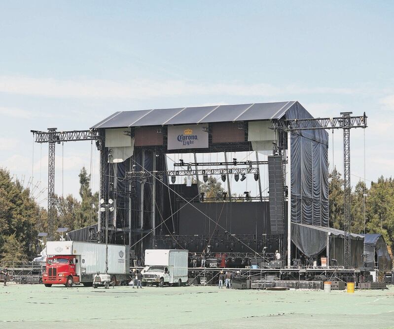 Unos cuantos guardias trabajan en la seguridad del Foro Sol. Foto: ARCHIVO EL UNIVERSAL
