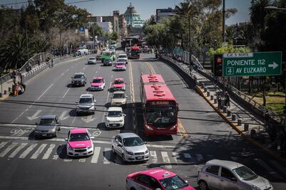 Este jueves 28 de marzo no circulan autos con engomado verde