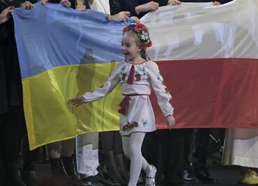 Amelia, la niña viral por cantar “Libre soy” en refugio de Kiev, conmueve al interpretar himno de Ucrania