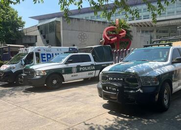 Elementos de seguridad resguardan las instalaciones del INE, previo al primer debate presidencial