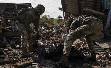 Rusia reporta ataque terrorista en campo de entrenamiento de soldados, con al menos 13 muertos