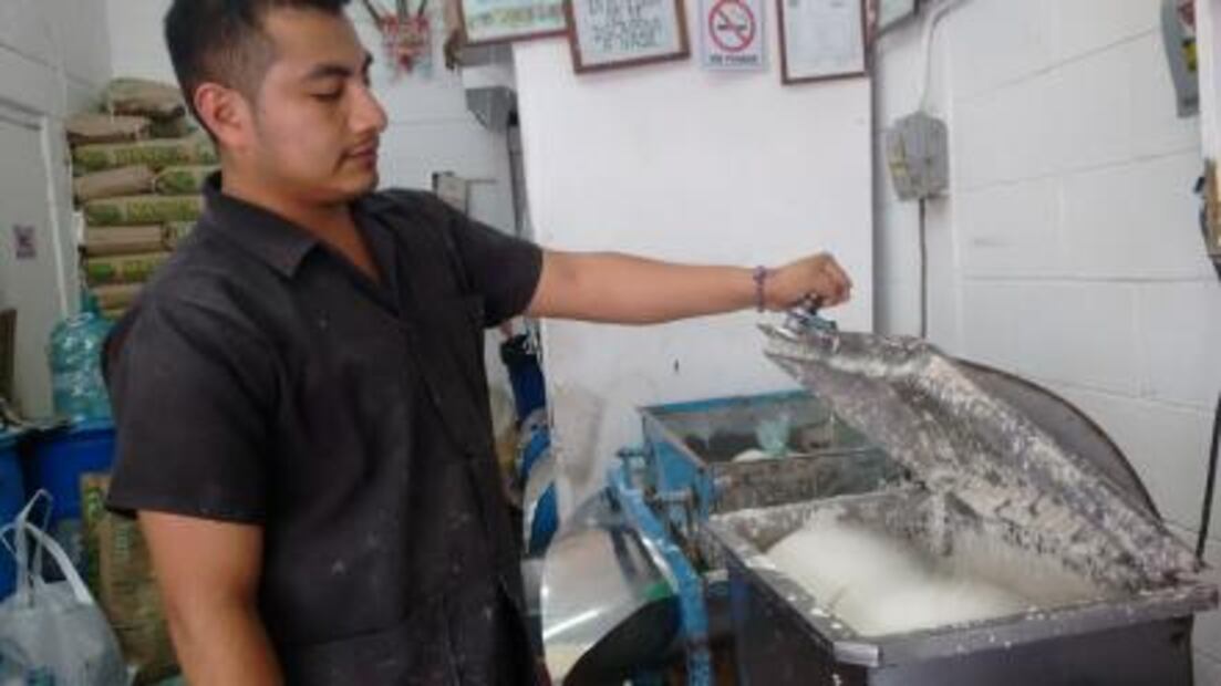 “A las hijas ya nadie les enseña a preparar mole”