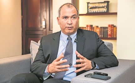 Exdirector de Pemex, Carlos Treviño, va contra FGR y Lozoya