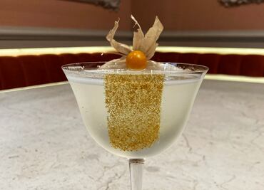 Vino tinto y rosado para una coctelería de fiesta