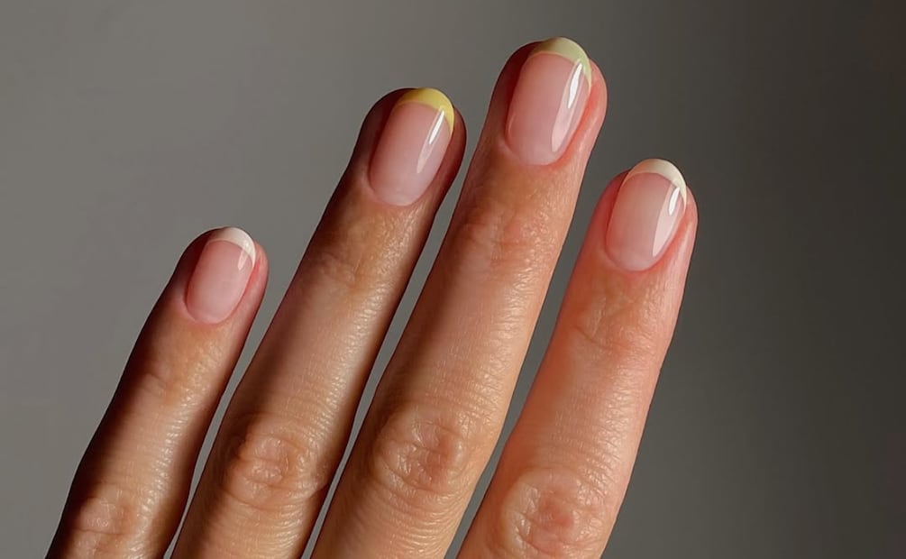 Uñas french en distintos colores. Foto: Instagram @matejanova