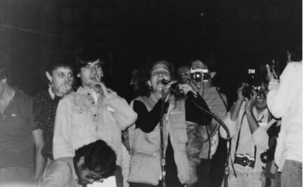 FOTO. La joven Claudia Sheinbaum compartía templete con Rosario Ibarra 