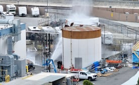 Evacúan a miles en California por fuga de tanque químico; temen explosión y nube tóxica en zona poblada