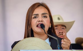 "Me quieren quitar del camino": Grecia Quiroz; pide al pueblo que si algo le pasa, no abandonen la lucha. Foto: Luis Camacho / EL UNIVERSAL