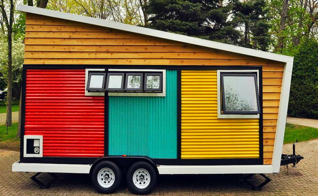 The Toybox Home moderna casa rodante situada en Illinois, Estados Unidos. Está hecha de madera de cedro y fue pintada colores vibrantes. (Foto: http://bit.ly/2efiBoi)