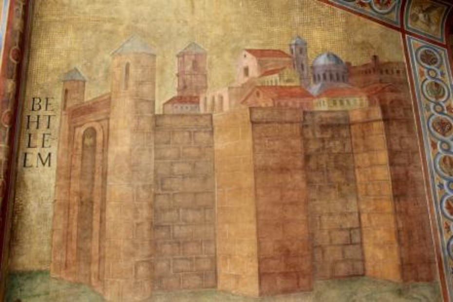 Restauran fachada de basílica romana