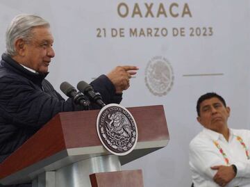 AMLO reitera compromiso de acciones sociales si comunidades triqui alcanzan acuerdo de paz