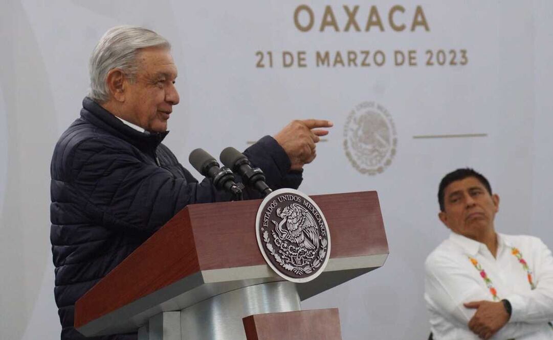 AMLO reitera compromiso con comunidades triqui. Foto: Edwin Hernández / EL UNIVERSAL