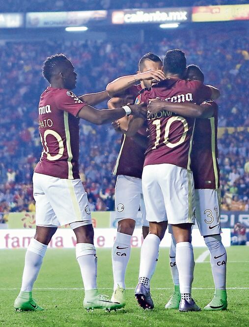 Domínguez vuelve a anotar para la causa americanista (SERGIO MEJÍA. IMAGO)