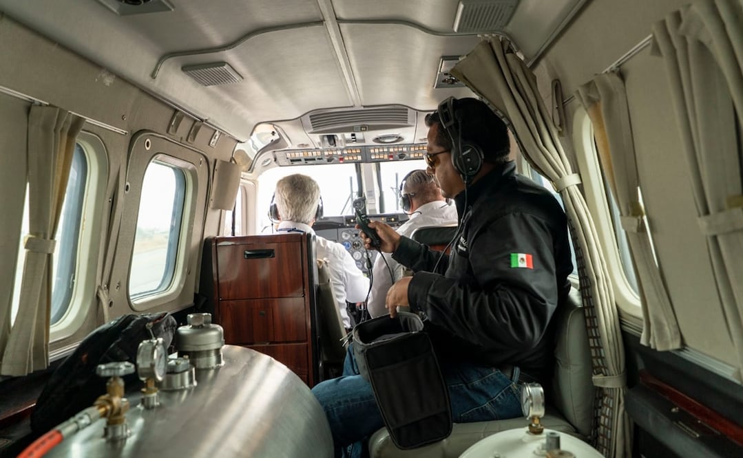 Para los trabajos se acondicionó una aeronave Turbo Comander con dos tanques, uno con aire y otro con el reactivo que estimula las nubes. Foto: Especial