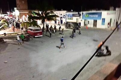 Protesta sobre venta de terrenos acaba en trifulca en Celestún