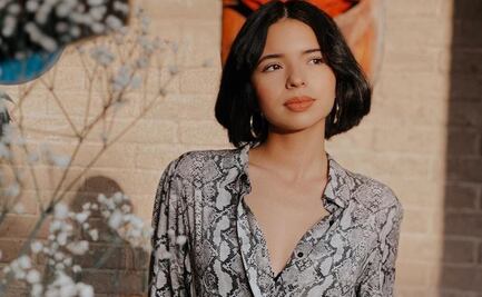 Ángela Aguilar tiene los lentes en forma de corazón de Bad Bunny