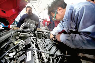 Para ahorrar, transportistas cambian gasolina por gas 