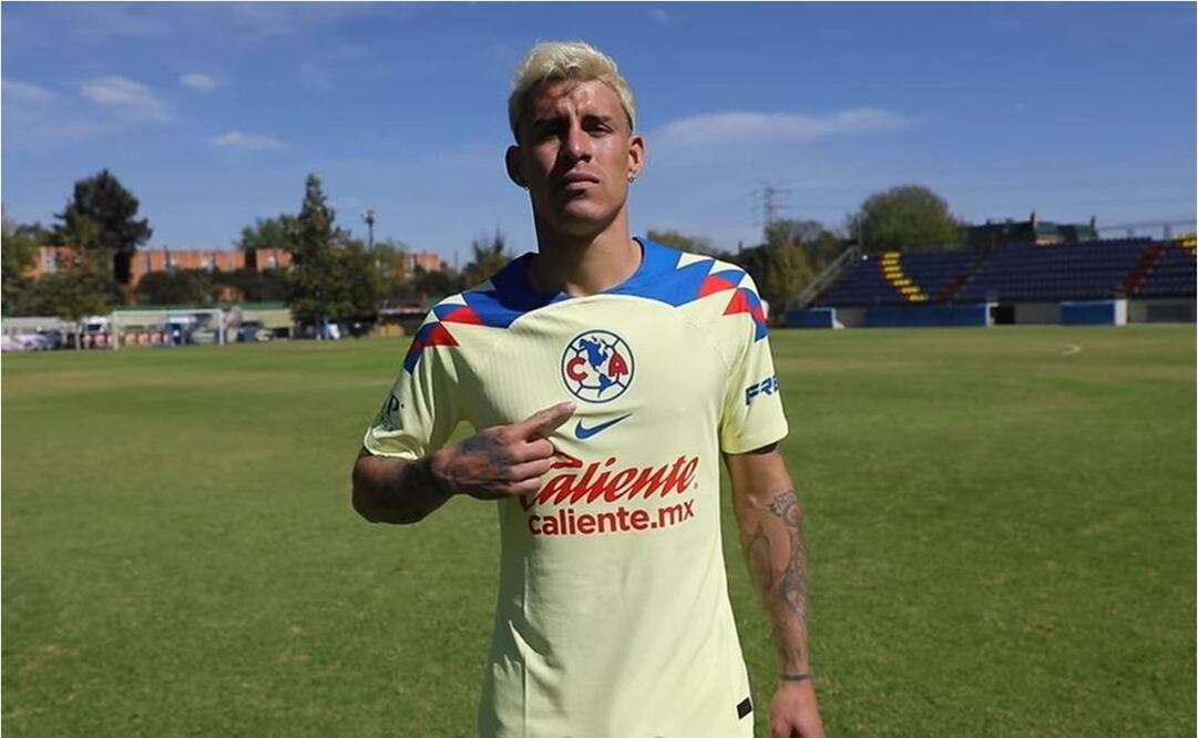 "Chicote" Calderón con la playera del América - Foto: Especial