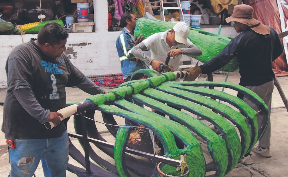En la elaboración de esta obra trabajó el equipo de Valle de Catrinas, encargado de fabricar y armar el esqueleto. Foto: Especial