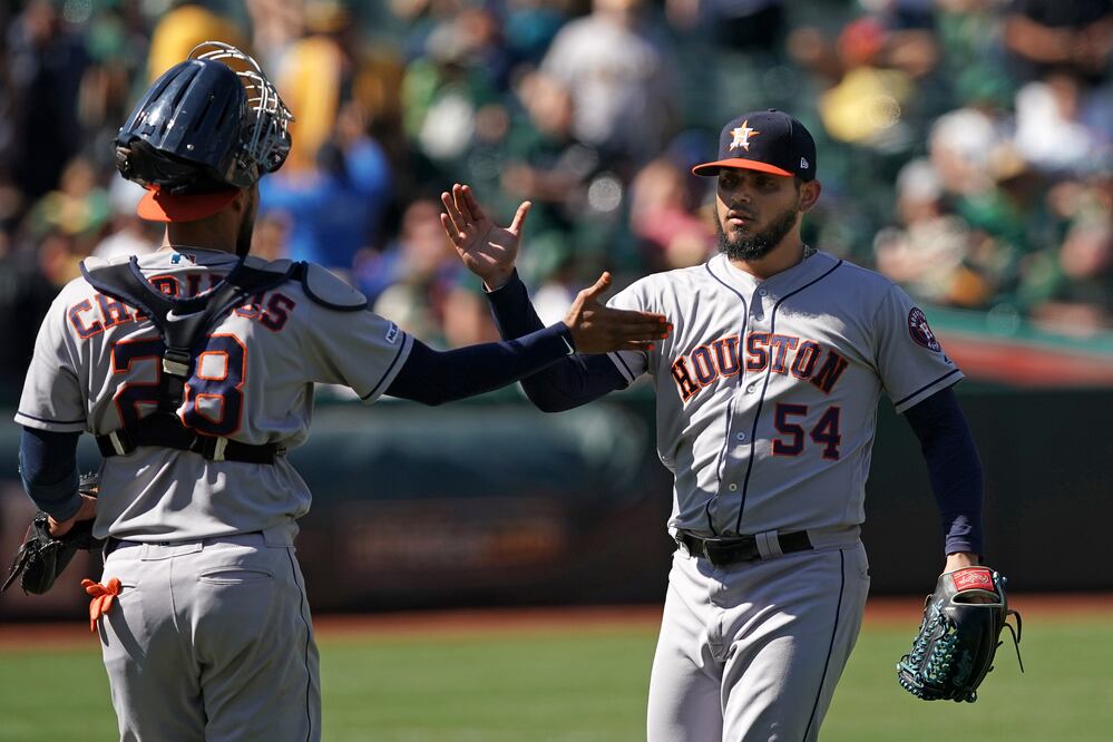 El sinaloense ya superó el número de salvamentos que consiguió la temporada pasada (Darren Yamashita/USA Sports Today)