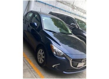 ¡No es broma! Compra auto en agencia de Satélite y resulta que era robado