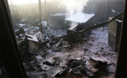 Encapuchados incendian oficinas de la FES Acatlán