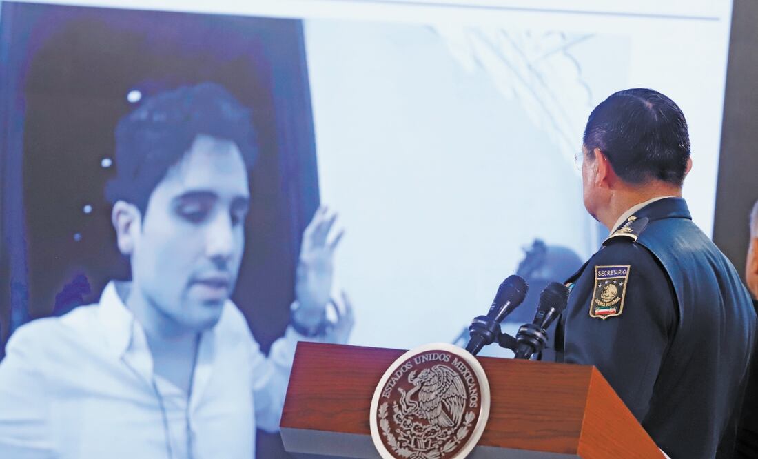 En la conferencia de prensa del presidente López Obrador, el titular de Sedena dio los pormenores de lo ocurrido en Culiacán. Foto: BERENICE FREGOSO. EL UNIVERSAL