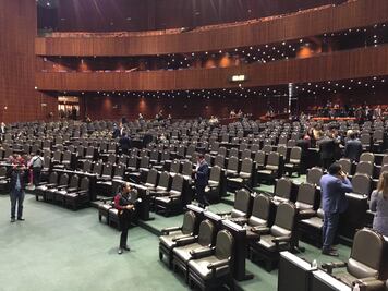 Ante falta de diputados, pide Muñoz Ledo que tomen foto para el archivo