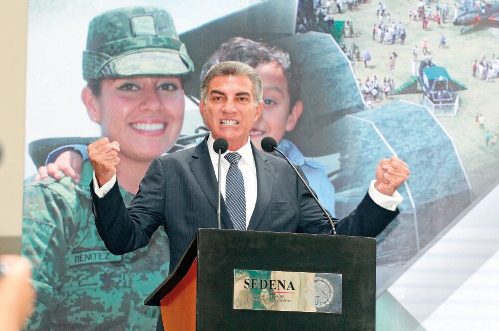 El gobernador José Antonio Gali inauguró ayer la exposición “Fuerzas Armadas, pasión por servir a México”. Manifestó que con la exhibición se fomentarán los valores cívicos y éticos, fortaleciendo el tejido social (OMAR CONTRERAS. EL UNIVERSAL)