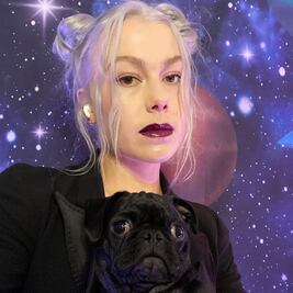 La peor vestida de la semana es Phoebe Bridgers en los Grammy