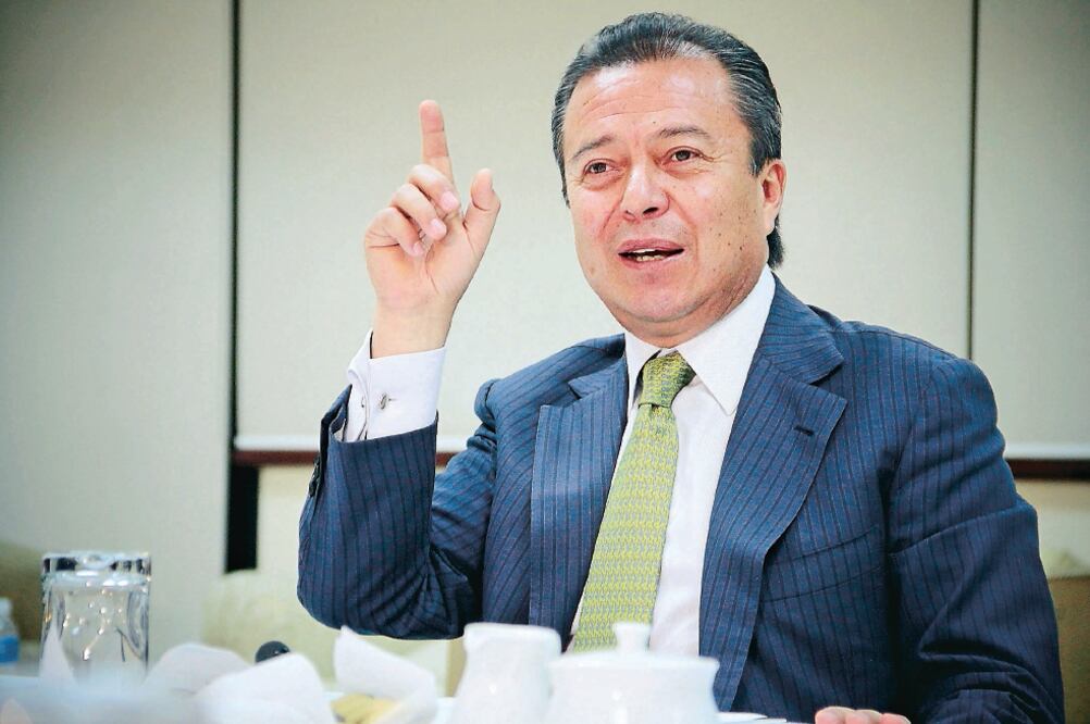 Camacho señaló que los diputados del PRI y PVEM apoyarán a sus candidatos a gobernador con apego a la ley (ARCHIVO EL UNIVERSAL)