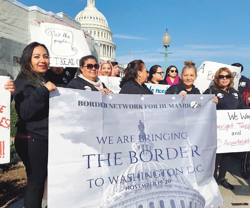 Una protesta en Washington contra los abusos en la frontera sur. Foto: ARIELA NAVARRO. AFP