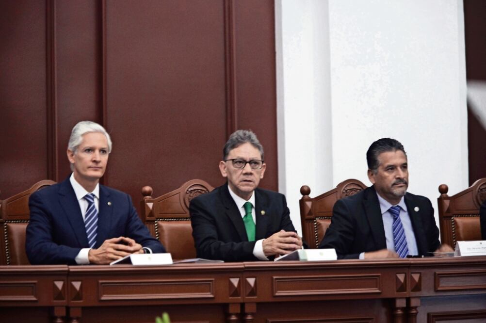 Alfredo Barrera Baca, rector de la UAEM, destacó que en el ciclo escolar 2017-2018 se integraron 21 mil 797 nuevos alumnos. Foto: JORGE ALVARADO. EL UNIVERSAL