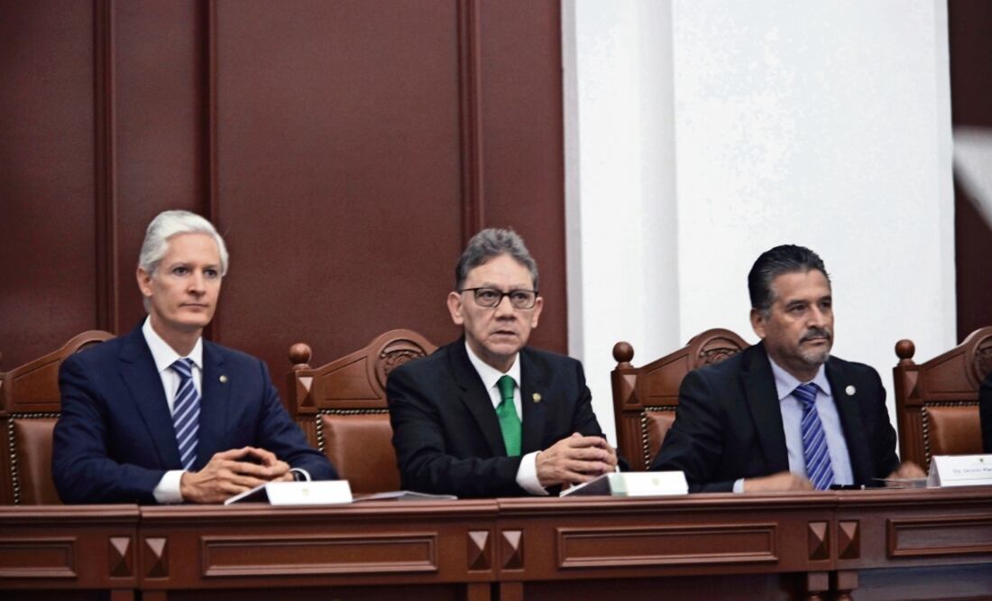 Alfredo Barrera Baca, rector de la UAEM, destacó que en el ciclo escolar 2017-2018 se integraron 21 mil 797 nuevos alumnos. Foto: JORGE ALVARADO. EL UNIVERSAL