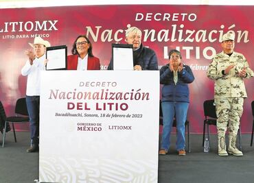 Presidente firma nacionalización de litio en Sonora