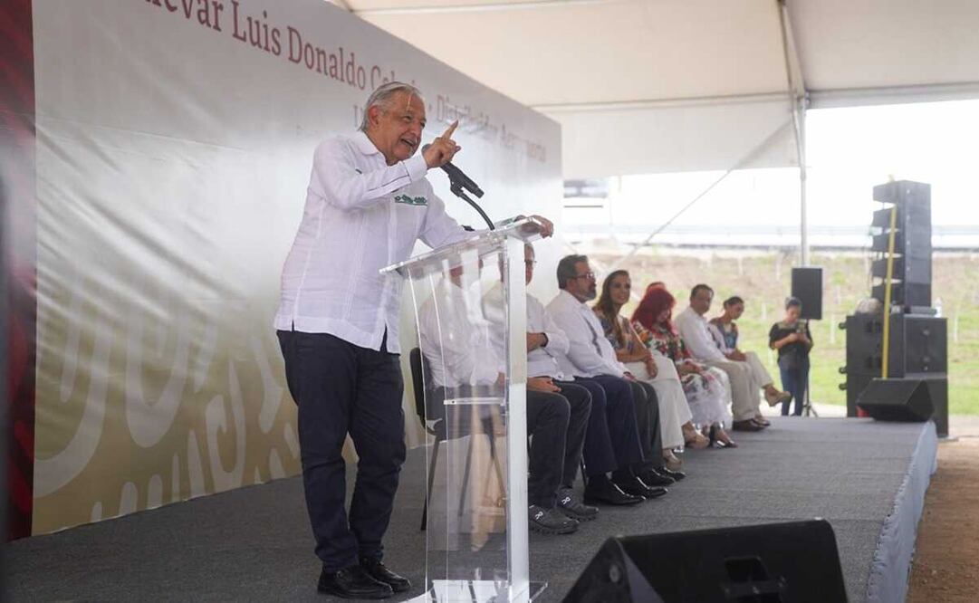 Simpatizantes pidieron al Presidente que se reelija, pero dijo que no porque es maderista y seguidor de la consigna de "Sufragio efectivo, no reelección". Foto: Presidencia