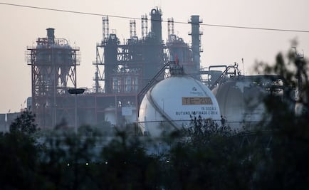 Mexico reduces fuel imports from U.S. refineries