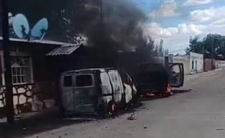 Violencia en Carichí, Chihuahua, provoca suspensión de clases; enfrentamientos dejan vehículos incendiados y daños en viviendas