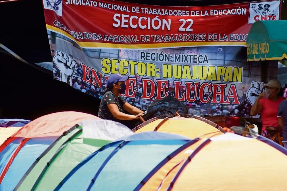 La asamblea estatal de la Sección 22 del SNTE se declaró en receso, y las clases se reanudarán de manera normal este lunes, Foto: Edwin Hernández / EL UNIVERSAL
