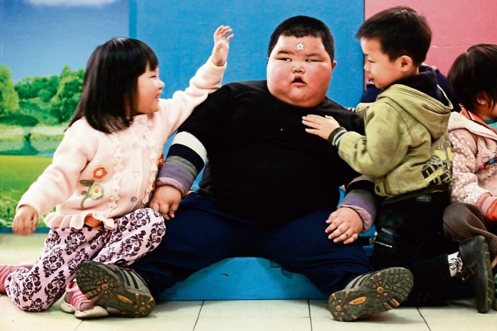 La situación es más alarmante en Asia, donde los niños tienen un metabolismo que les hace retener las grasas en la parte abdominal, señalan expertos (ARCHIVO. REUTERS)