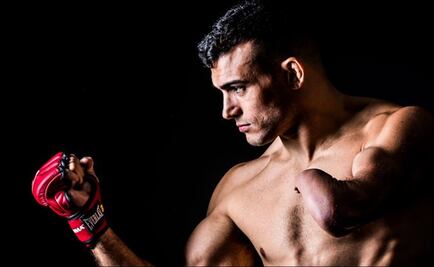 Peleador con un solo brazo gana en su presentación en Bellator