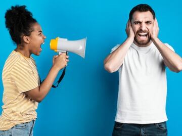 Cómo es realmente una escucha activa entre personas, según expertos