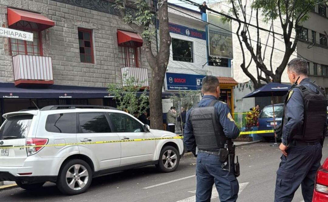 Intensa movilización policial luego de los disparos al exterior de un restaurante en la alcaldía Cuauhtémoc de la CDMX (13/06/2025). Foto: Especial
