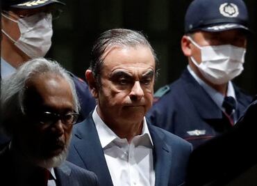 Expresidente de Nissan queda en libertad bajo fianza en Tokio