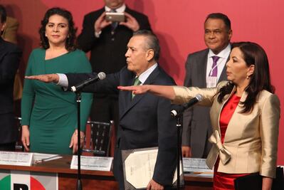 Rinde protesta Beltrones como presidente del PRI
