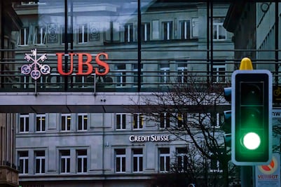 Banco Credit Suisse sufre salida masiva de empleados desde que fue adquirido por UBS