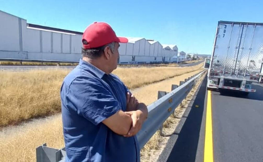 Automovilistas esperan largas horas para que les permitan el paso (05/11/2025). Foto: Xóchitl Álvarez / EL UNIVERSAL