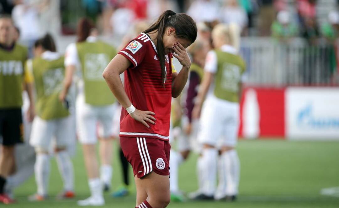 Nayeli Rangel no pudo contener las lágrimas, pues al conjunto mexicano se le niega su primera victoria en un Campeonato del Mundo; para tratar de avanzar deben pensar en un triunfo sobre las francesas. FOTO: MATT KRYGER-USA TODAY SPORTS
