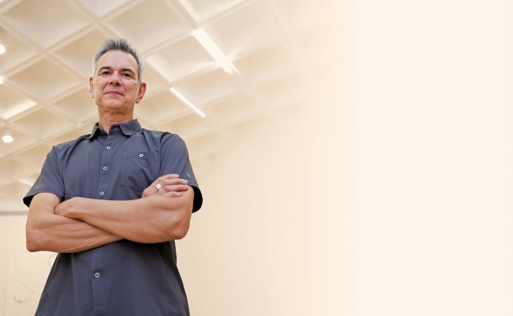 El brasileño André Lepecki dictó la charla “Corporalidad-acción-arte” en el auditorio del Museo Tamayo en el marco de la exposición colectiva El gesto y lo invisible”. Foto: Fernanda Rojas /EL UNIVERSAL